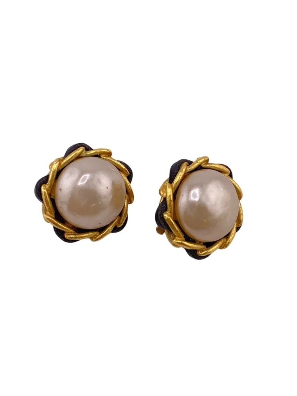 Chanel Pearl Earrings Gold